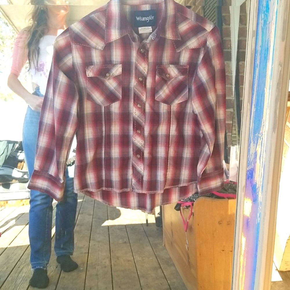 Wrangler button down shirt